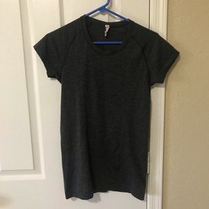 Lululemon Swiftly Tech Short Sleeve Top Size 8
